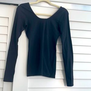 Lululemon black top